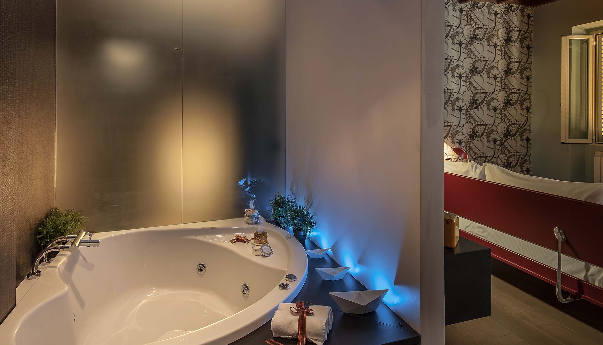suite elegante roma centro luxury rooms jacuzzi vasca idromassaggio lusso elegante romantico
