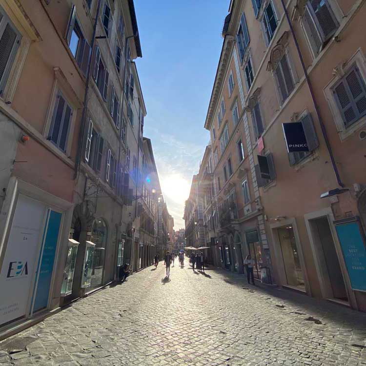 suite elegante al centro di roma via frattina via del corso bnb romantico